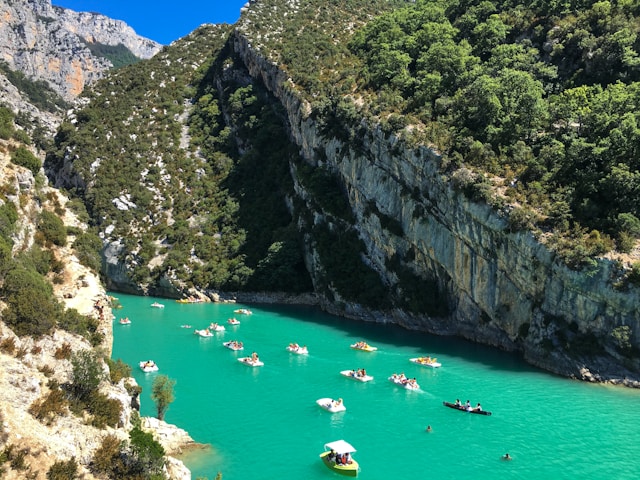 Comment trouver le camping le moins cher près des Gorges du Verdon pour vos vacances